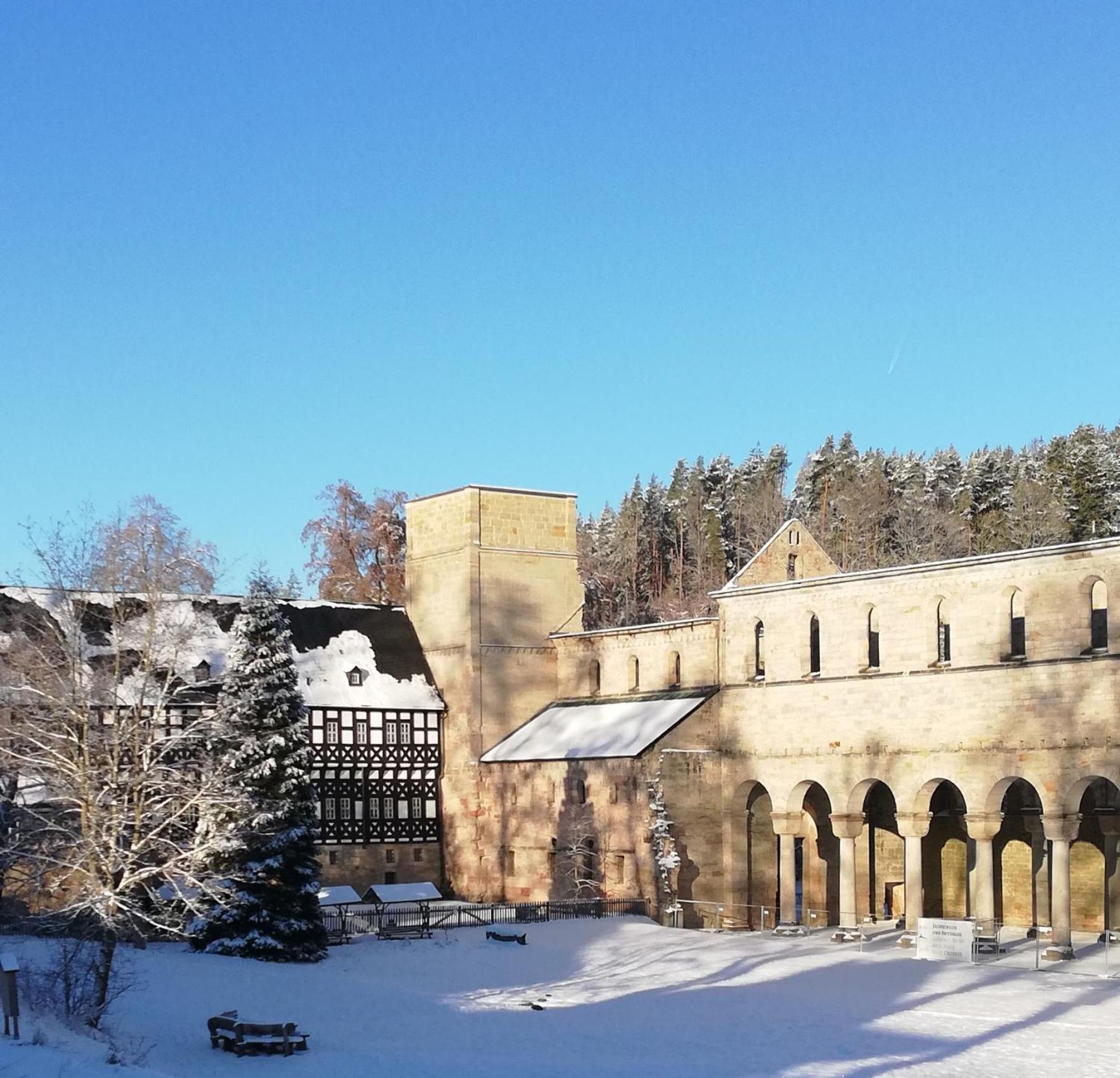 Fewo An Der Klosterruine Paulinzella Mit Kostenfreien Parkplatz Und Wlan Eksteriør bilde