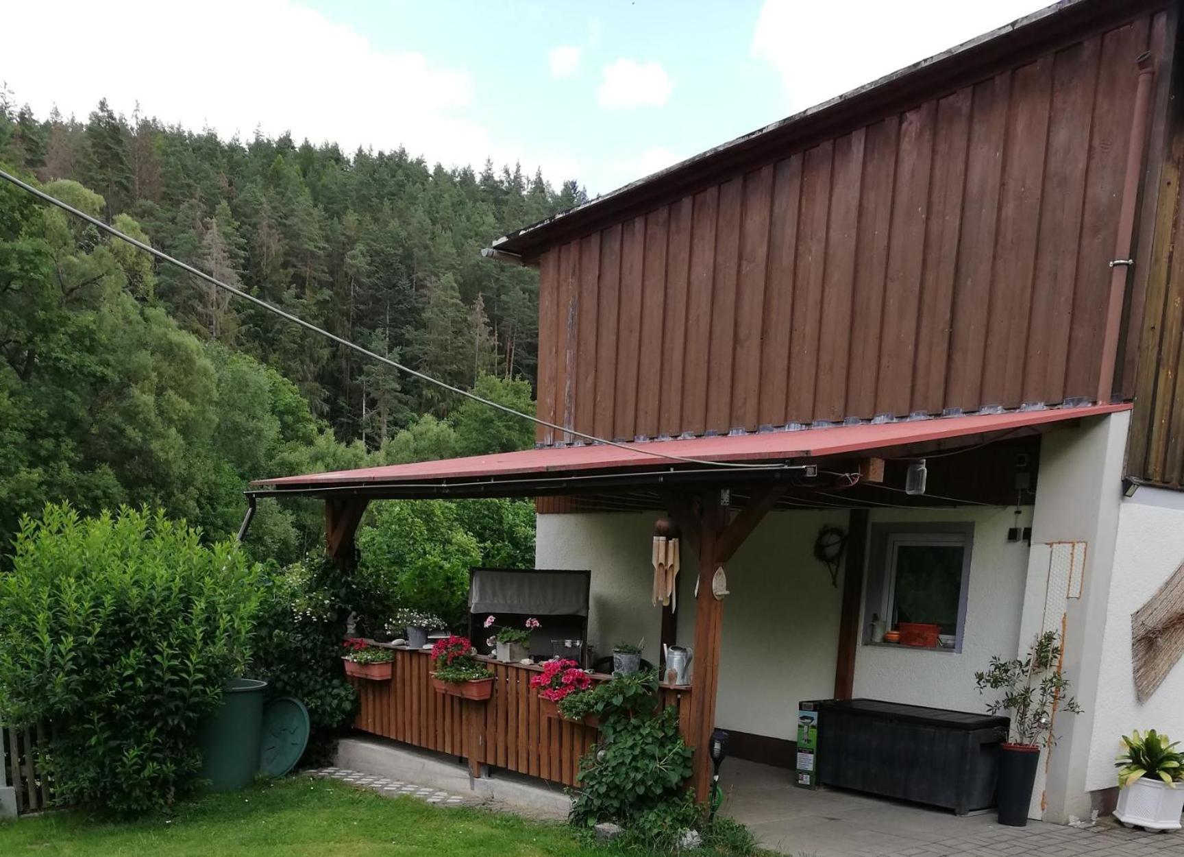 Fewo An Der Klosterruine Paulinzella Mit Kostenfreien Parkplatz Und Wlan Eksteriør bilde